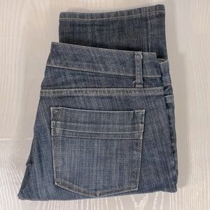 Limited Edition Gap jeans size 6. Medium wash. Slim straight leg.